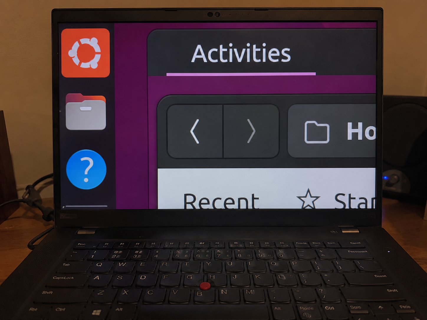 Ubuntu laptop with full-screen mangification