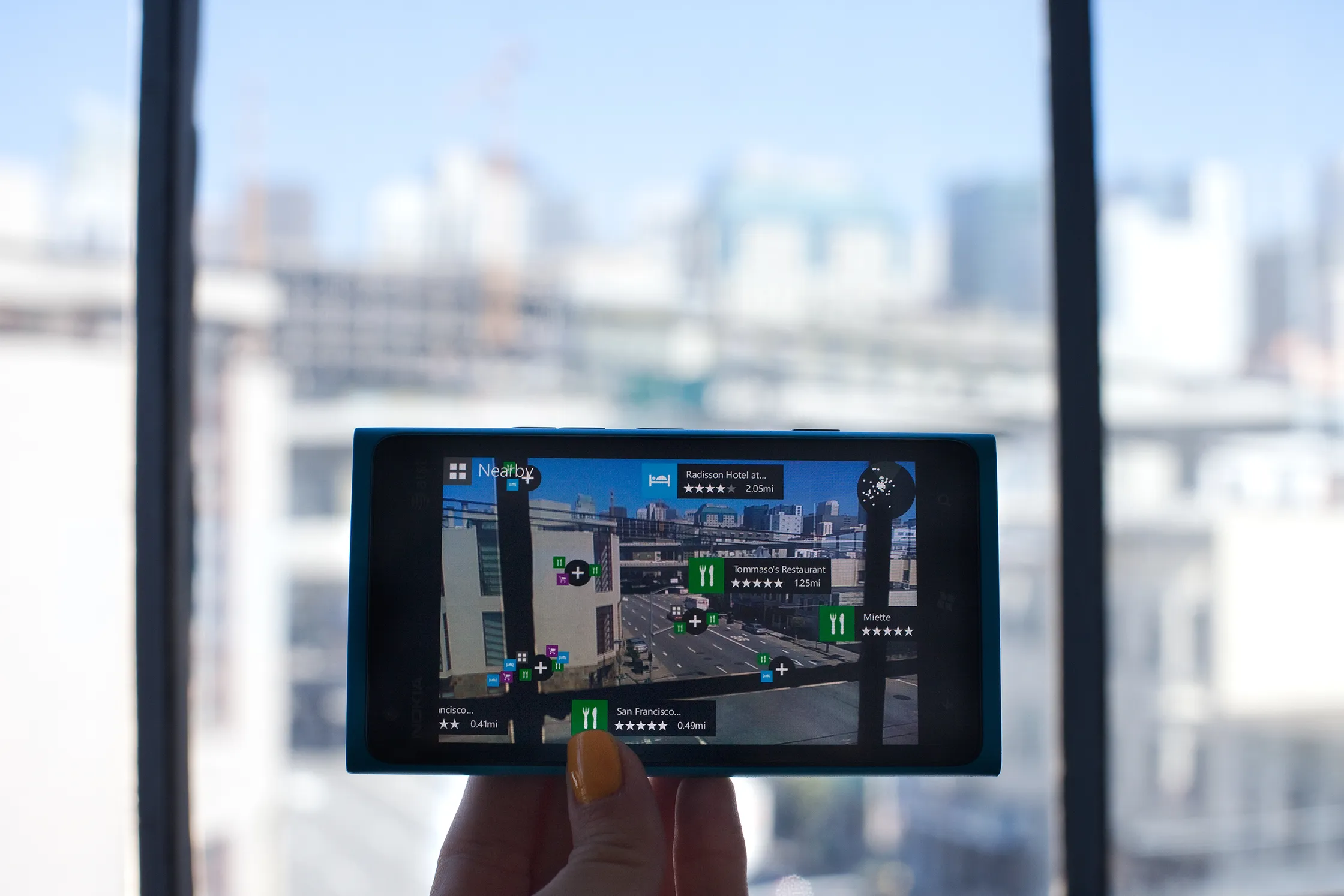 Nokia City Lens showing points of interest